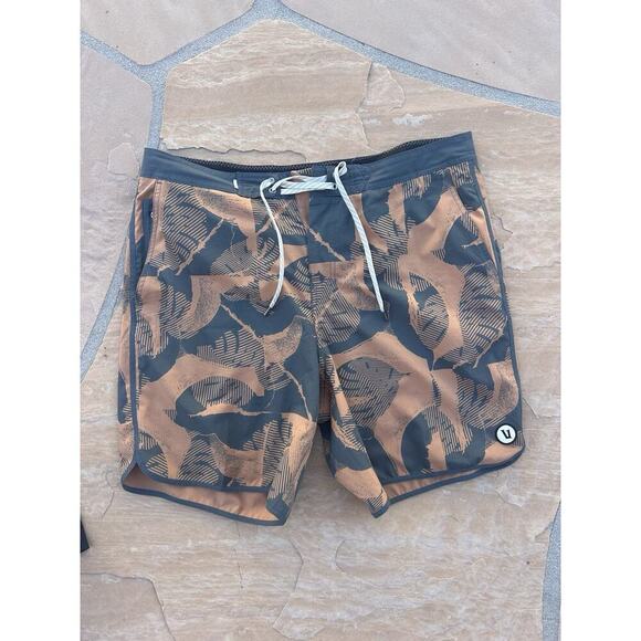 Vuori Cruise Boardshort Orange Grey V314 Size 36 CC - Picture 1 of 4